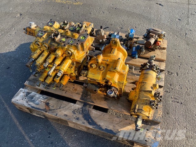 Komatsu PC400-5 hydraulic valve bloc+engine Hidráulicos