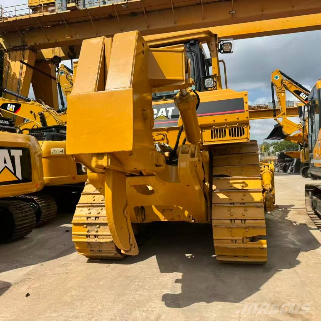 CAT D8R Kāpurķēžu buldozeri