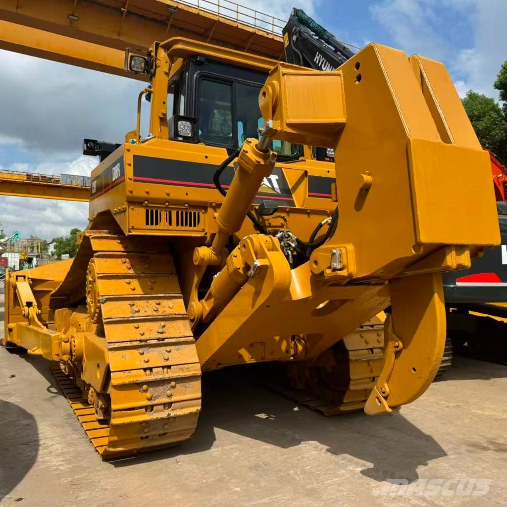 CAT D8R Kāpurķēžu buldozeri