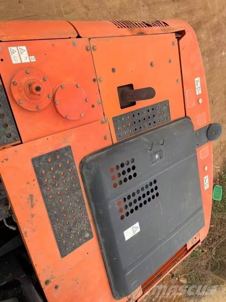 Hitachi ZX 200 Αμφίβιοι εκσκαφείς