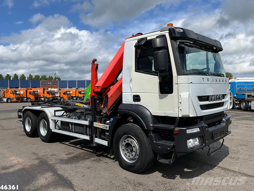 Iveco Trakker AD380T41 6x4 Palfinger 16 Tonmeter laadkra Vrachtwagen met containersysteem