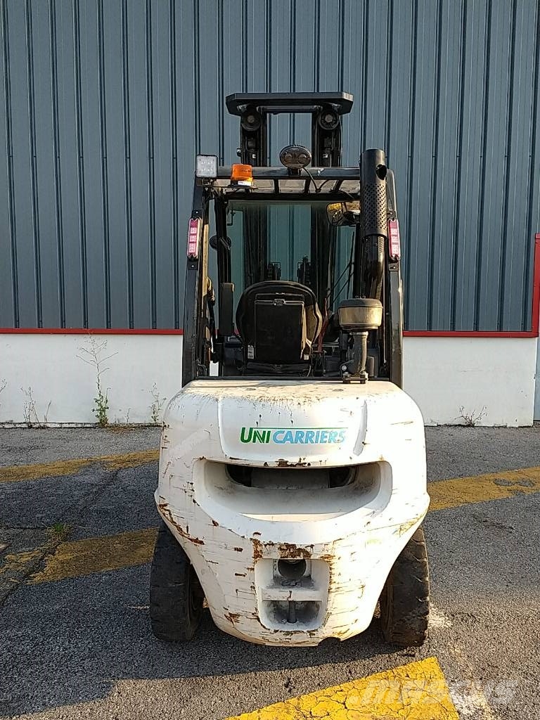 UniCarriers DX30D Dyzeliniai krautuvai