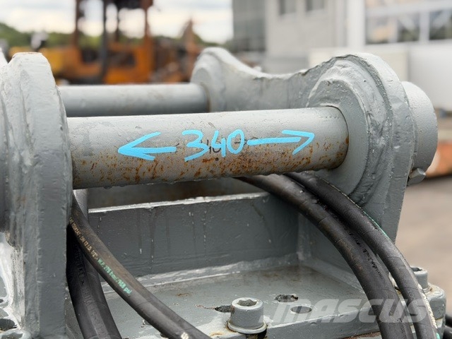 Liebherr R 924 C/ 2200 KG Pašgrābji
