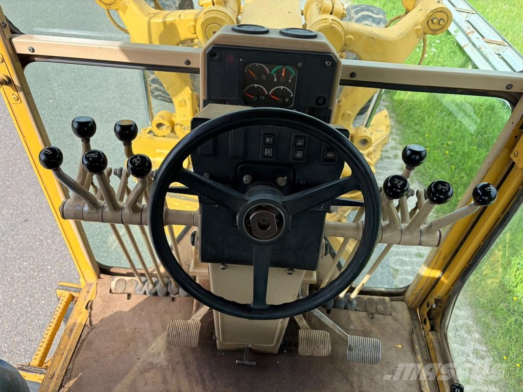 CAT 140H Грейдери
