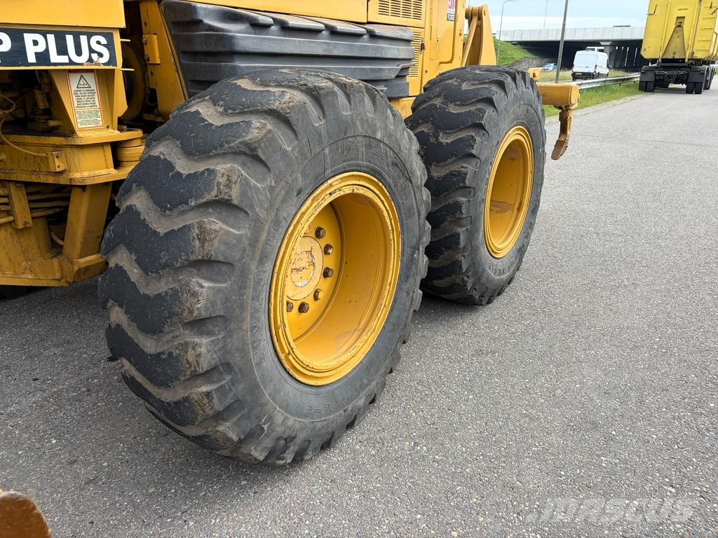 CAT 140H Грейдери