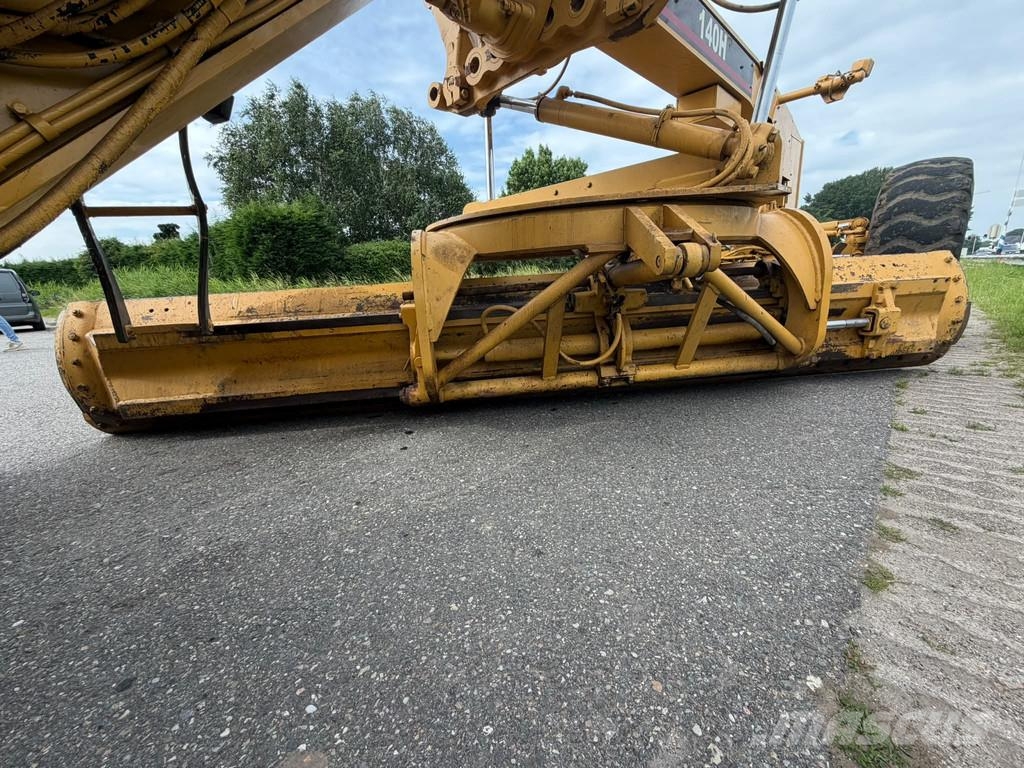 CAT 140H Грейдери