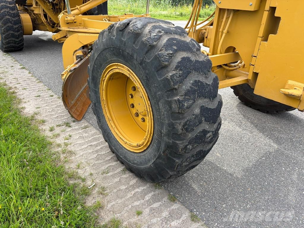 CAT 140H Грейдери