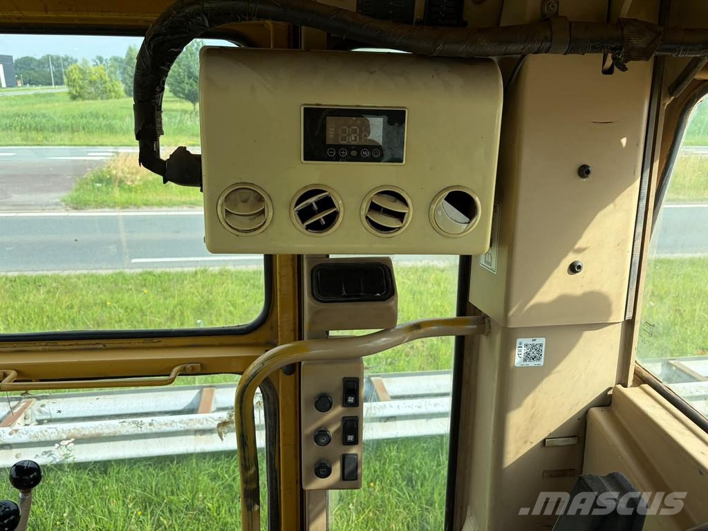 CAT 140H Грейдери