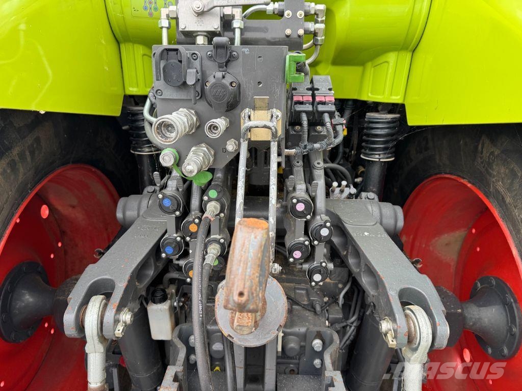 CLAAS AXION 810 CEBIS Tracteur