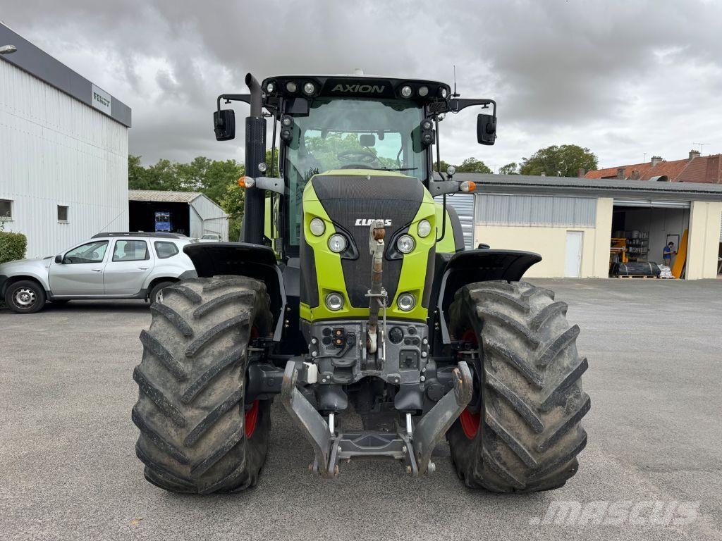 CLAAS AXION 810 CEBIS Tractores