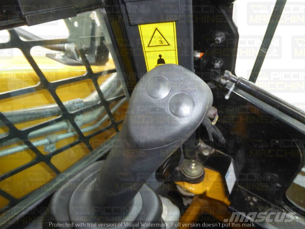 Gehl RT165 HF Crawler FEL's