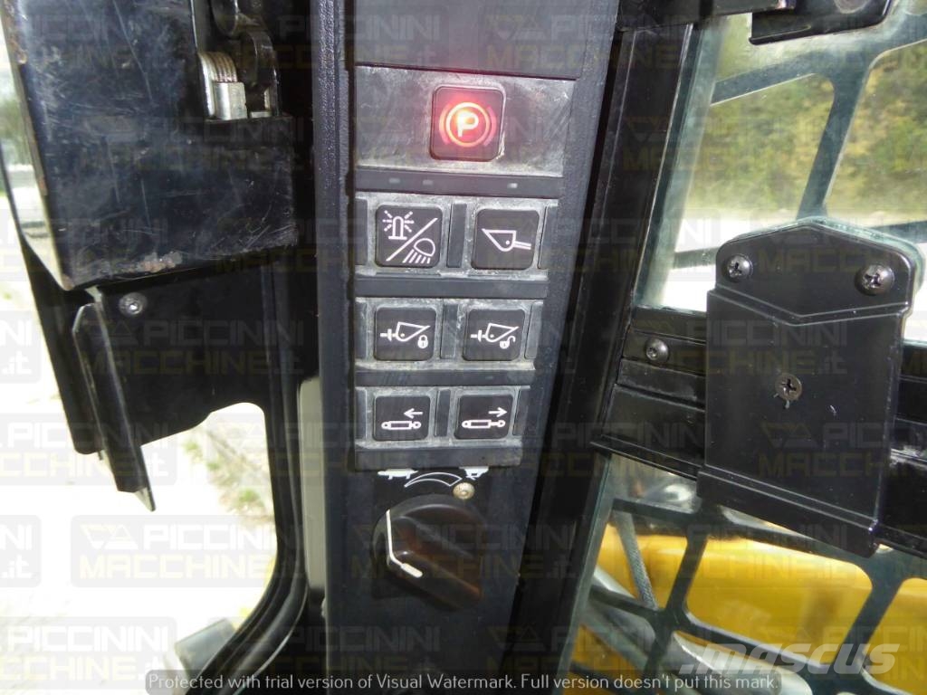 Gehl RT165 HF Crawler FEL's