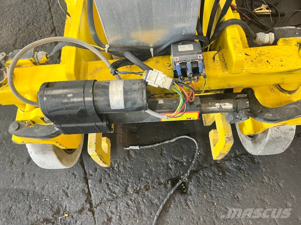 JLG TOCUAN DUO V-3813 EO Вертикальні щоглові підйомники