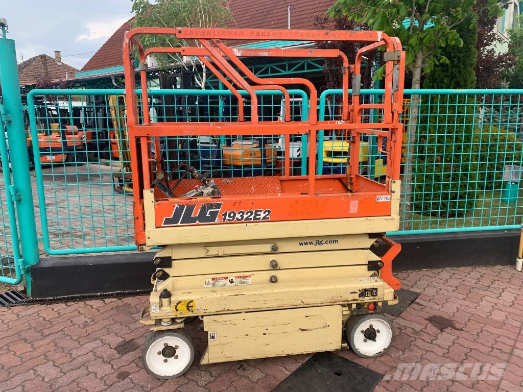 JLG 1932E2 V-2782 ONLY FOR EXPORT EO Vertikálne stĺpové výťahy