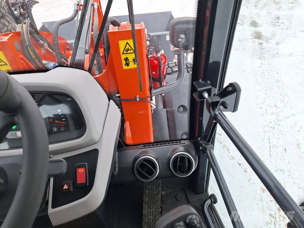 Kubota R090 VALMIINA TÖIHIN Wielladers
