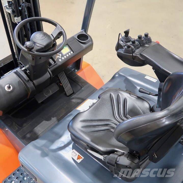Toyota 8FBMT45, uusi akku! Elektritõstukid