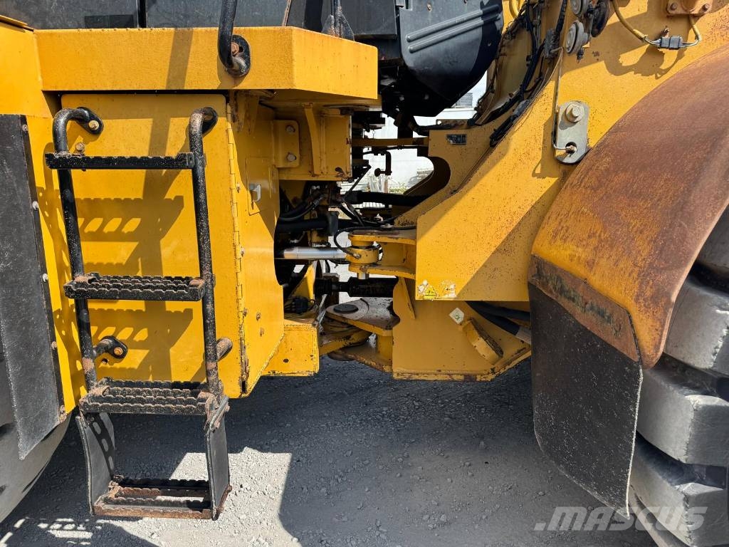 CAT 966 H Gumikerekes homlokrakodók
