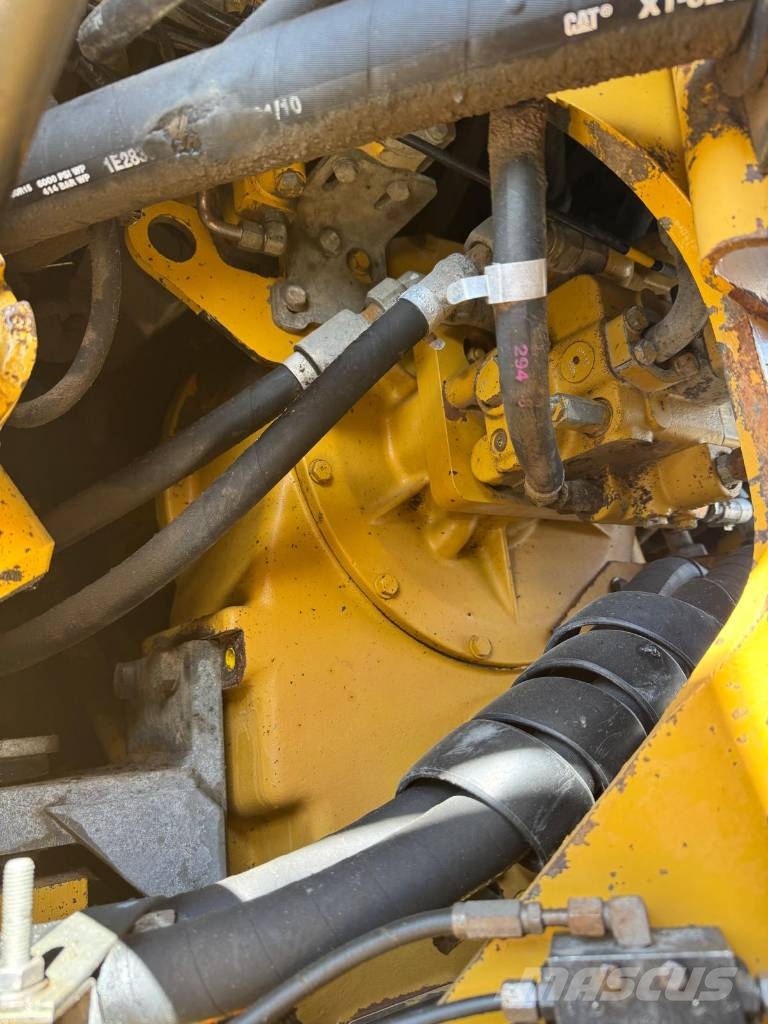 CAT 966 H Gumikerekes homlokrakodók