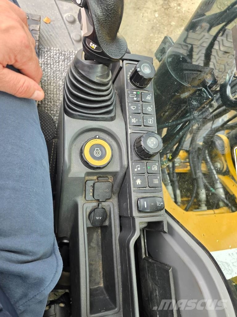 CAT 320 N Trimble GPS حفارات زحافة