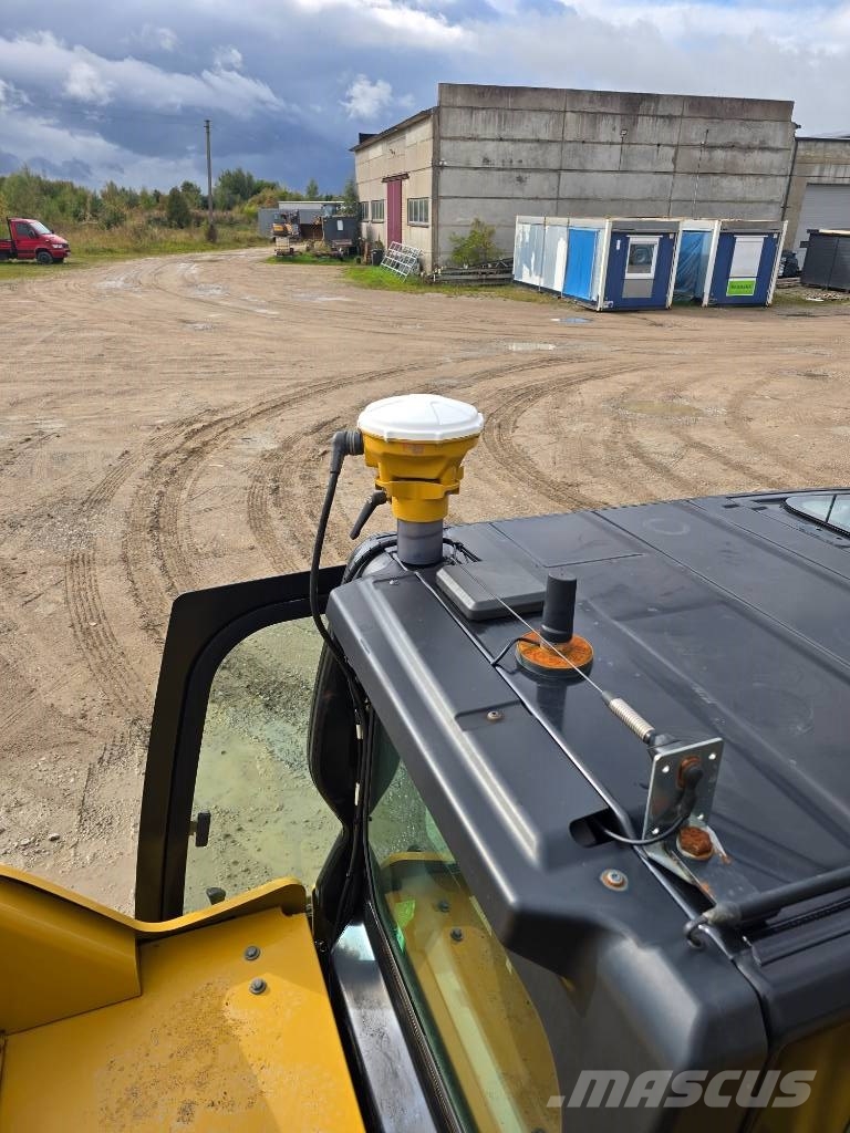 CAT 320 N Trimble GPS حفارات زحافة