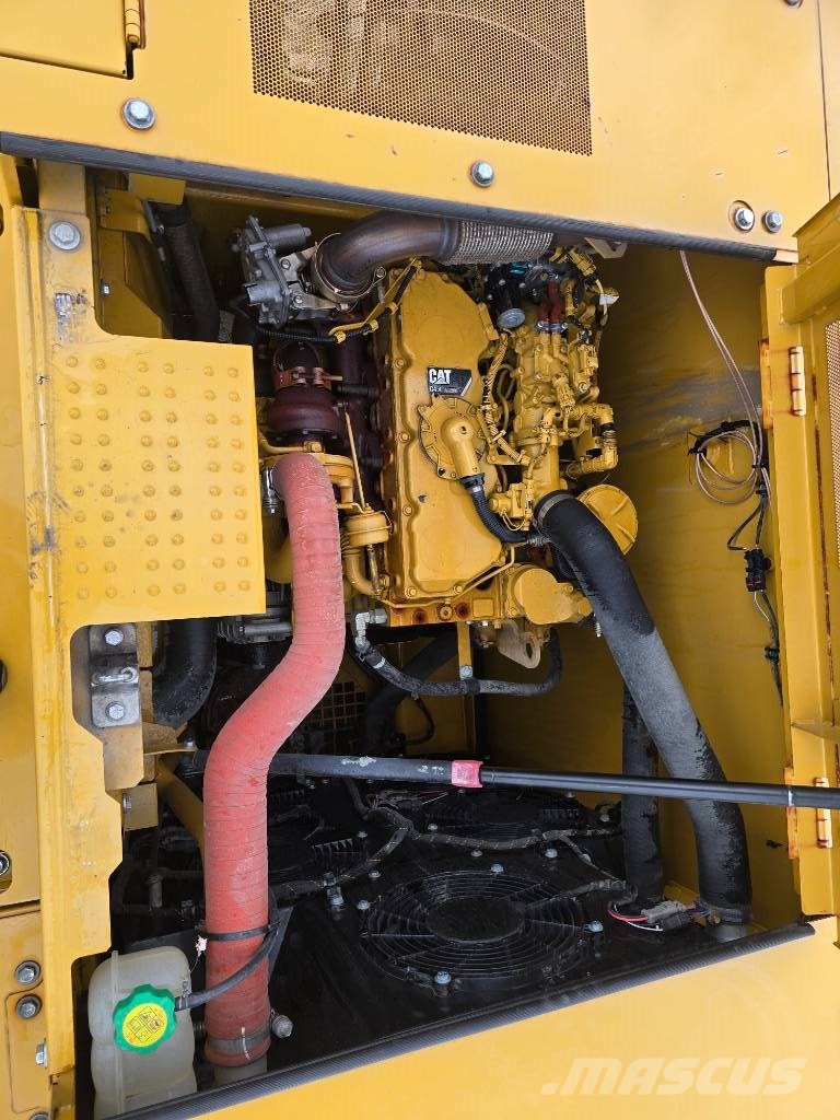 CAT 320 N Trimble GPS حفارات زحافة