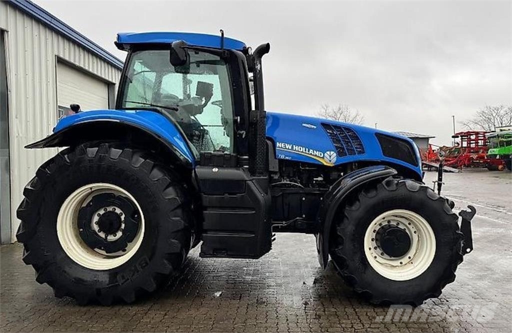 New Holland T8.360  2750h Traktory