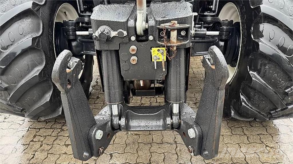 New Holland T8.360  2750h Traktory