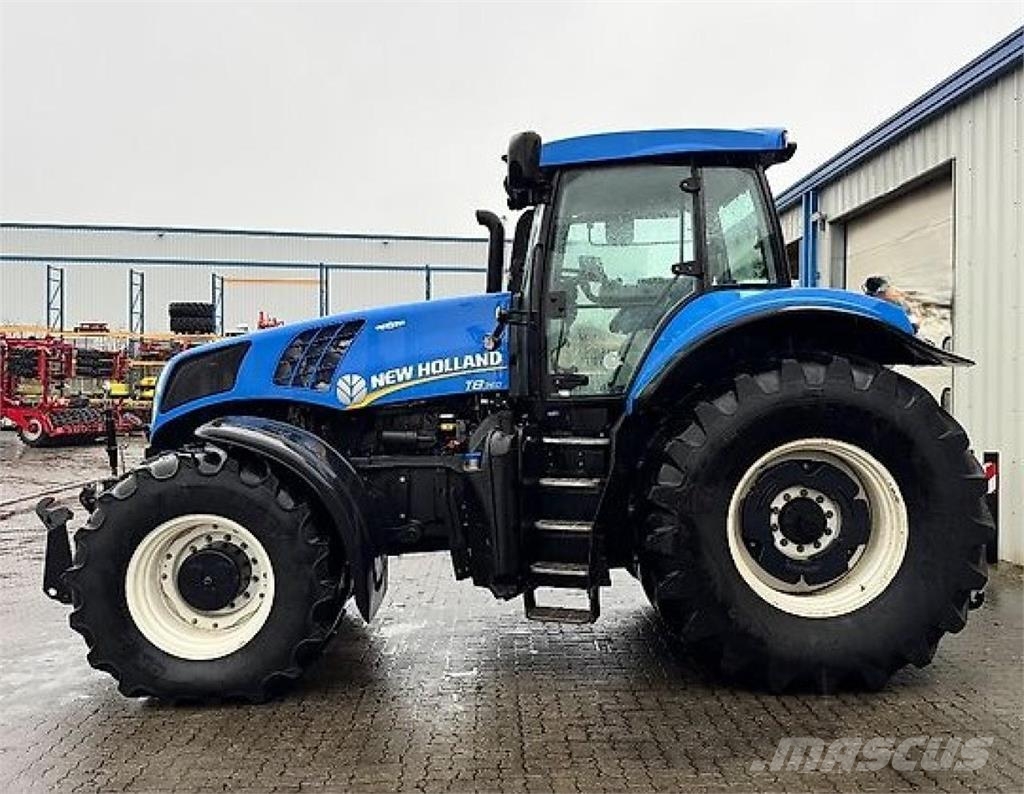 New Holland T8.360  2750h Traktory