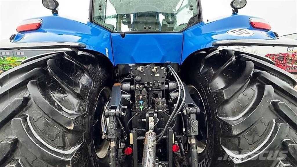 New Holland T8.360  2750h Traktory