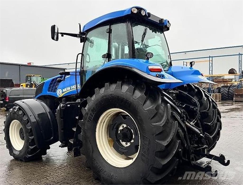 New Holland T8.360  2750h Traktory