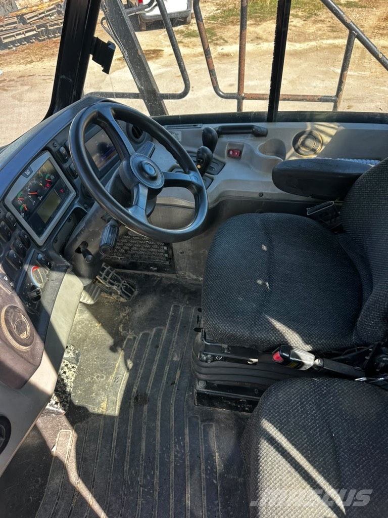 CAT 725 C Tombereau articulé