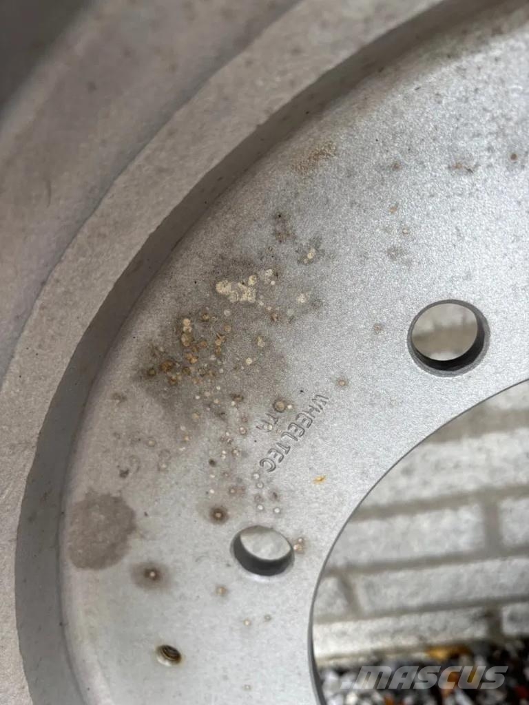 JLG E450AJ, OTR IN240/ 55D17.5 UNUSED solid tires + ri Gume, kotači i naplatci