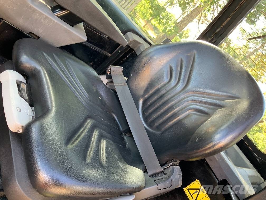 JCB TLT35-26D 4WD Teleskoplader