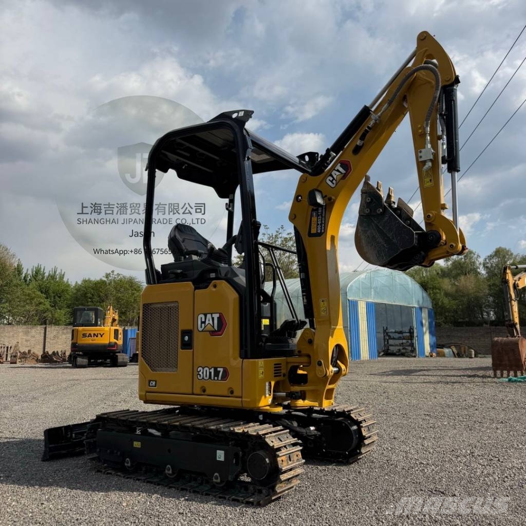 CAT 301.7 CR 小型挖掘机