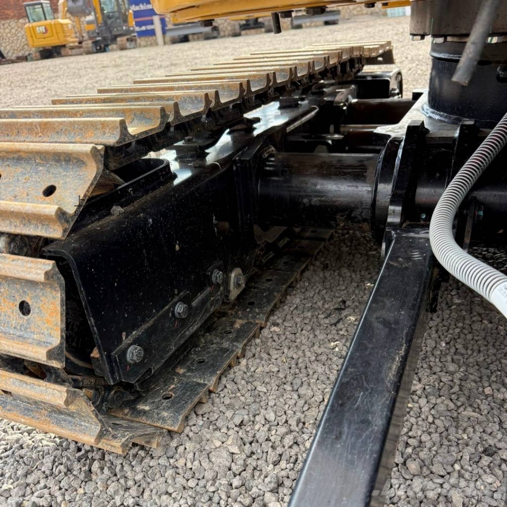 CAT 301.7 CR 小型挖掘机