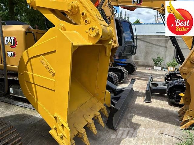 Komatsu PC 200-8 Crawler excavators