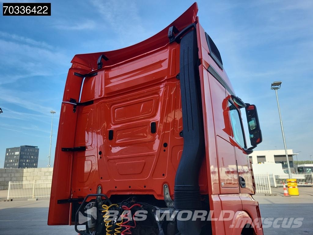Mercedes-Benz Actros 1851 4X2 BigSpace Mega APK 03-2027 2x Tanks Sadulveokid
