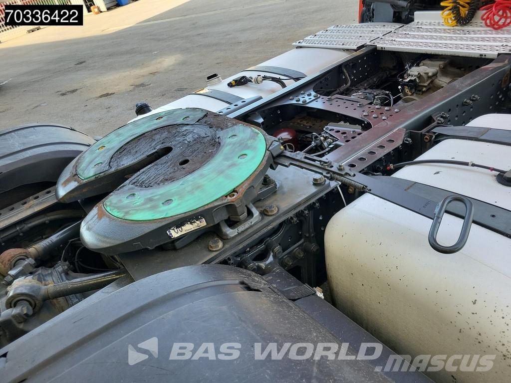 Mercedes-Benz Actros 1851 4X2 BigSpace Mega APK 03-2027 2x Tanks Trekkers