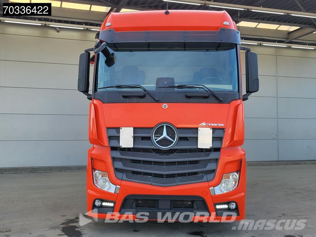 Mercedes-Benz Actros 1851 4X2 BigSpace Mega APK 03-2027 2x Tanks Trekkers