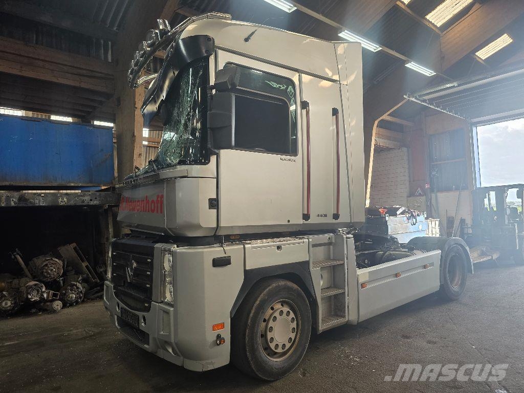 Renault MAGNUM 440DXI Седельные тягачи