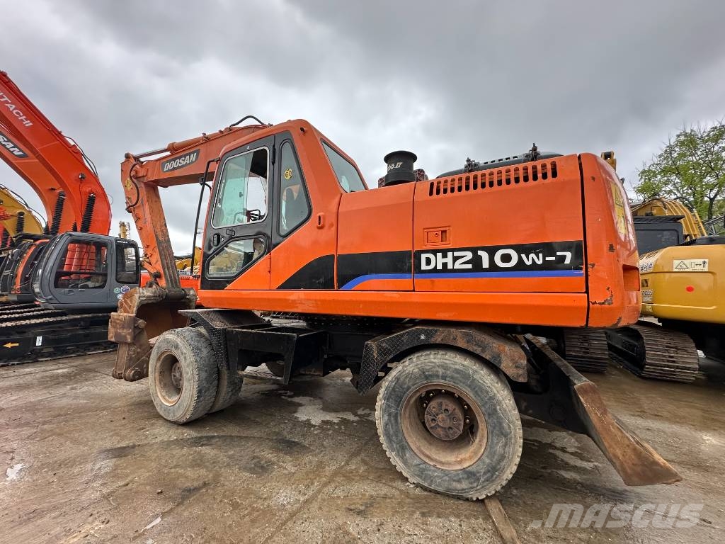 Doosan DH 210 W-7 Shanghai largest supplier Колесни екскаватори