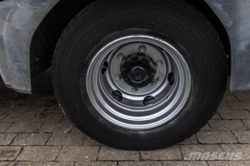 Mercedes-Benz ATEGO 918+DHOLLANDIA Camiones con caja de remolque