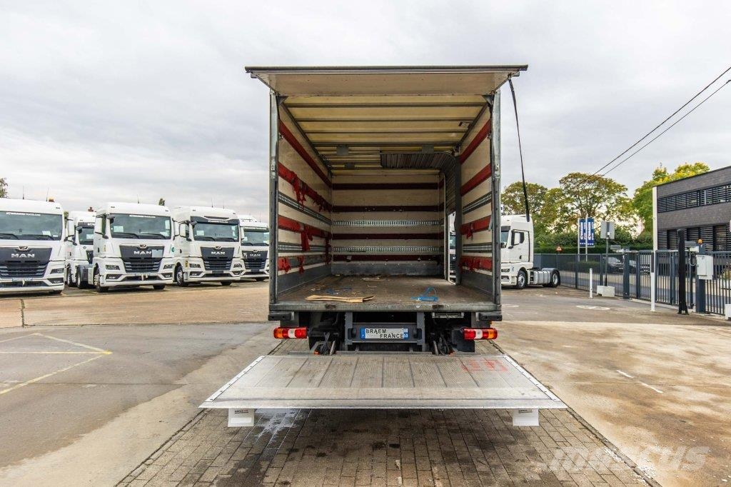 Mercedes-Benz ATEGO 918+DHOLLANDIA Camiones con caja de remolque