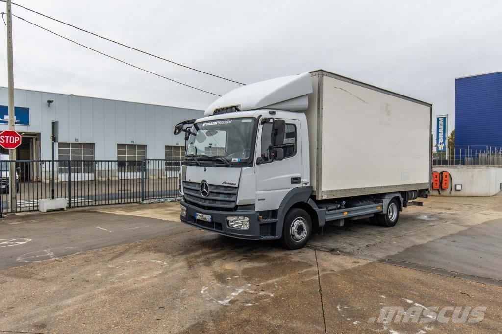 Mercedes-Benz ATEGO 918+DHOLLANDIA Camiones con caja de remolque