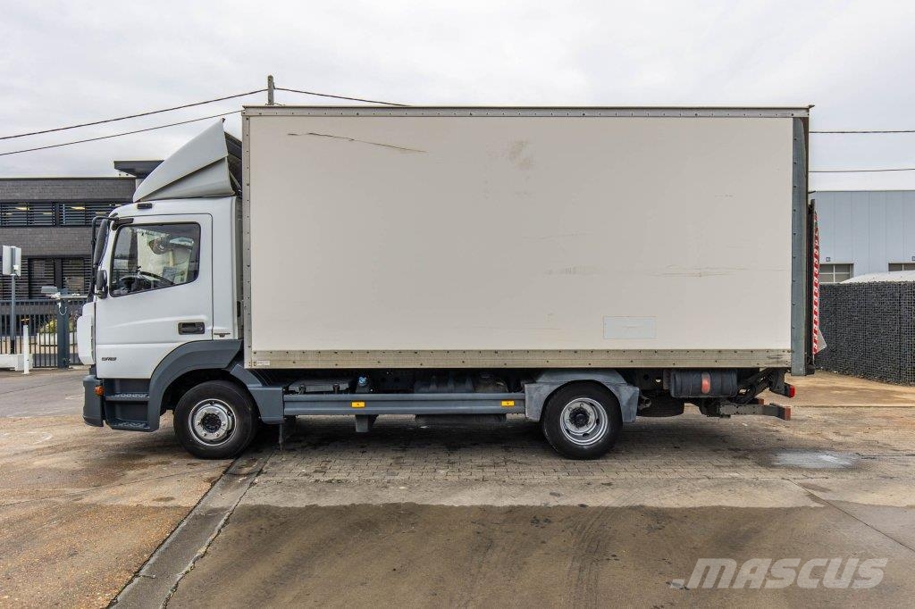 Mercedes-Benz ATEGO 918+DHOLLANDIA Camiones con caja de remolque