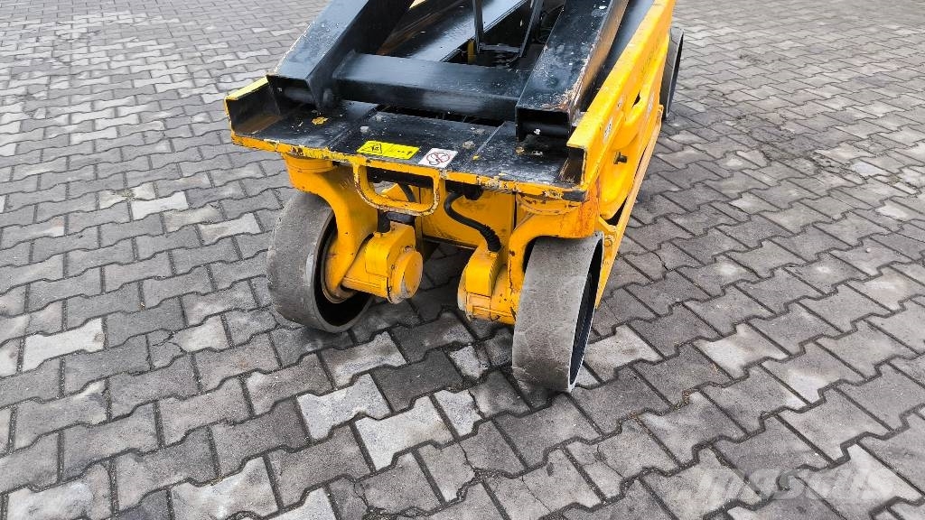 JLG 2030 ES 剪叉式升降机