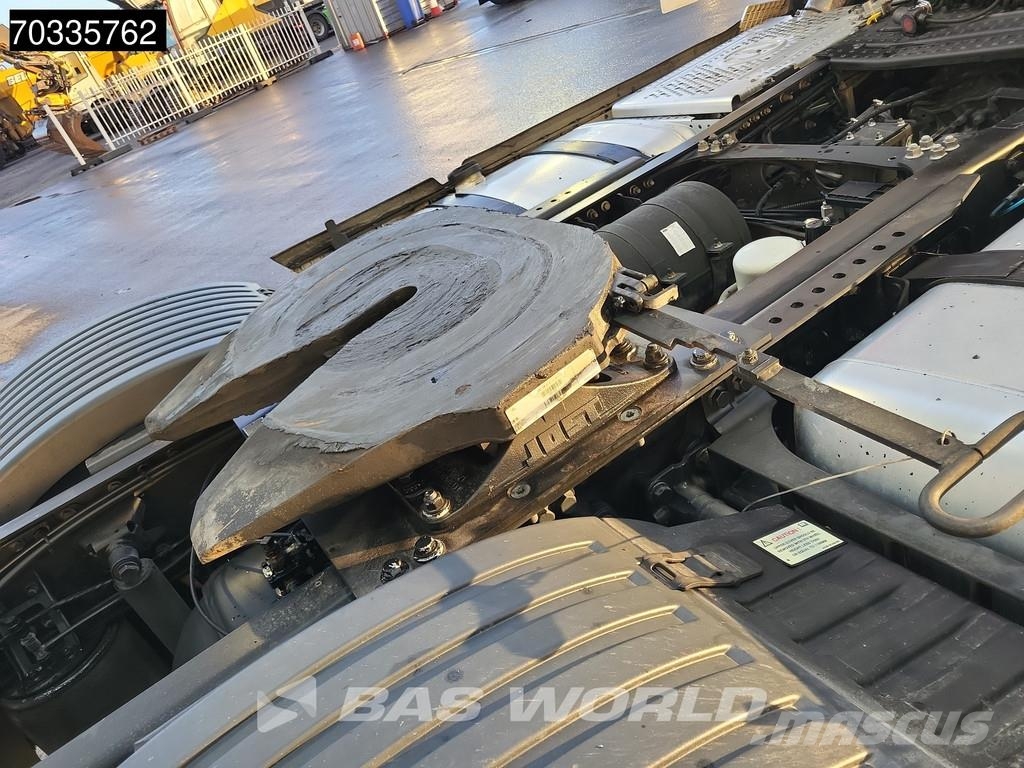 Ford F-Max 500 4X2 Retarder 2x Tanks Standklima Navi AC Tractor Units