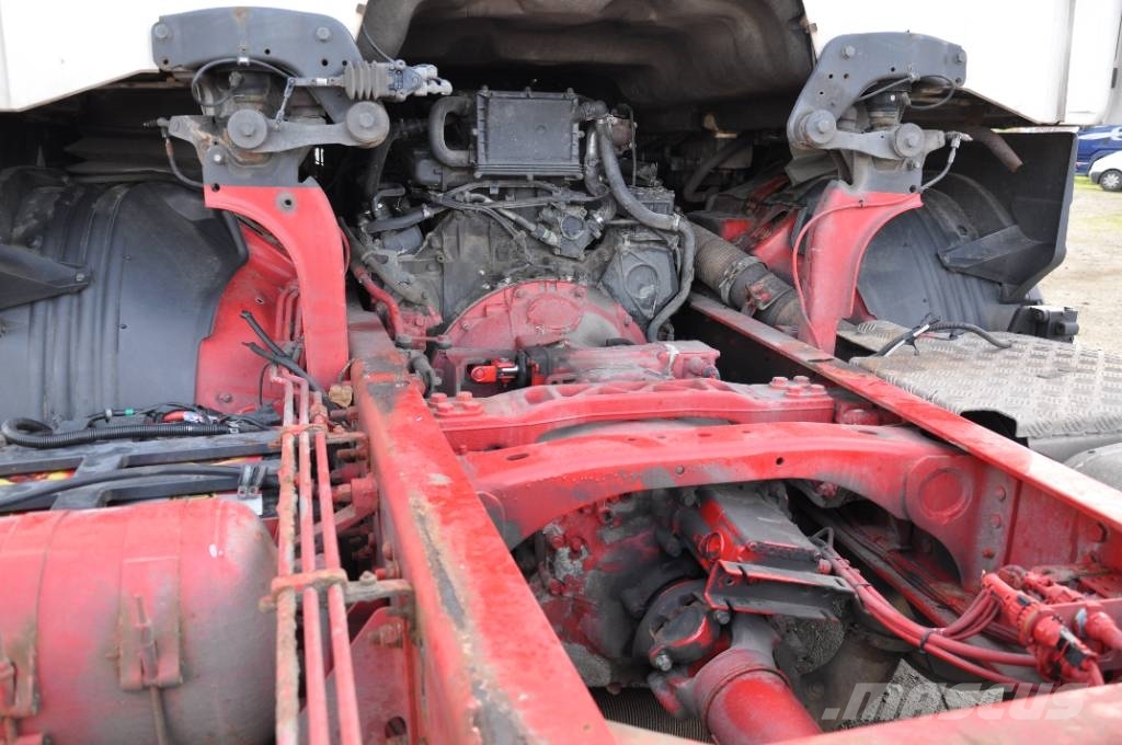 Scania R420 LB6X2*4MNA 平板车
