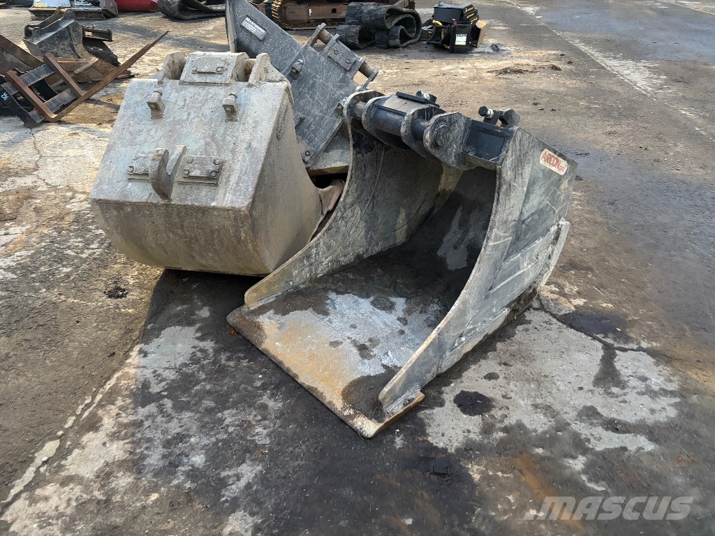 JCB JZ 140 / Engcon, 4 kauhaa, Pienet tunnit! Bagri goseničarji