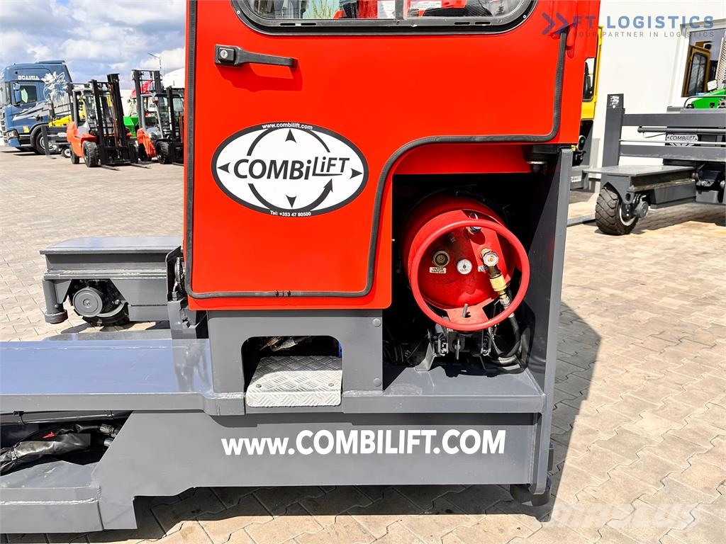 Combilift C4000 / TRIPLEX / 9300MM / FREE LIFT / FORK POSITI Nelitietrukit